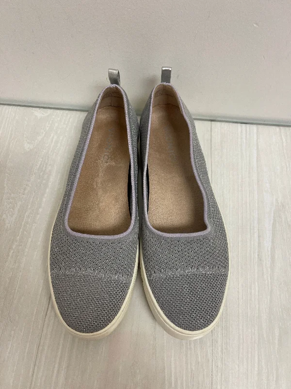 Shoes Flats By Vionic In Grey, Size: 9