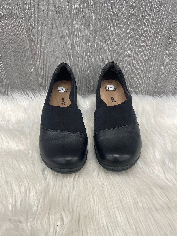 Shoes Flats By Clarks In Black, Size: 6.5