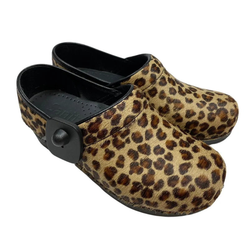 Shoes Flats By Sanita In Leopard Print, Size: 6.5