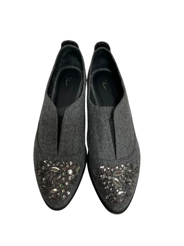 Shoes Flats By Simply Vera In Grey, Size: 8