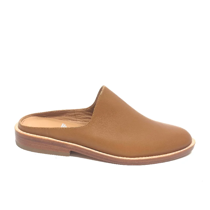 Shoes Flats By Cmb In Tan, Size: 6