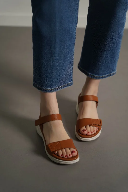 LIGHTWEIGHT MAMA SANDALS