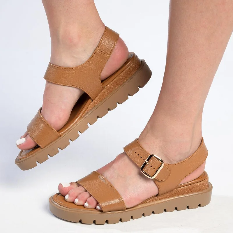 Froggie Fay Wedge Sandal - Tan M