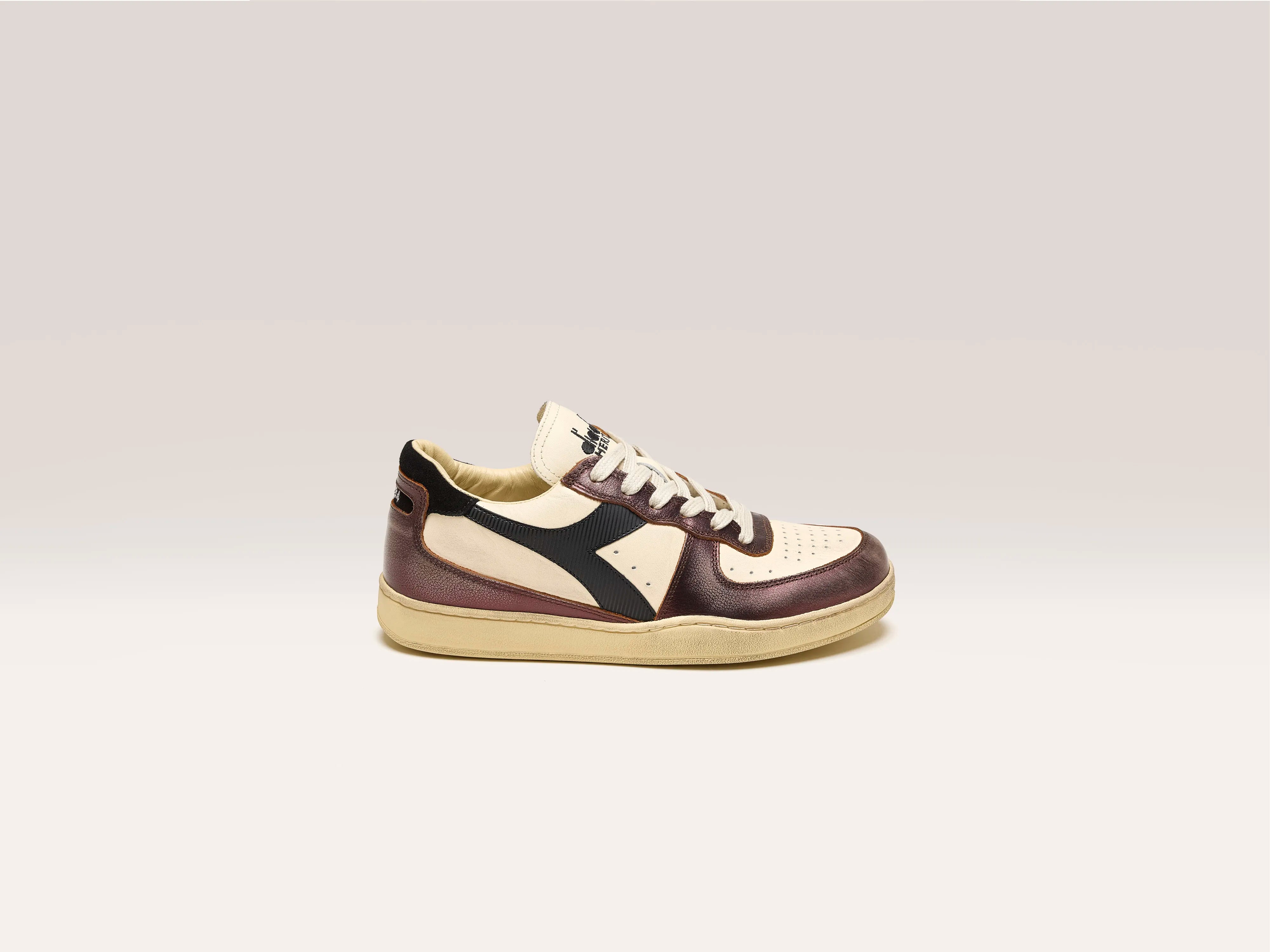 Mi Basket Low Metallic Dirty for Women (242 / W / BROWN)